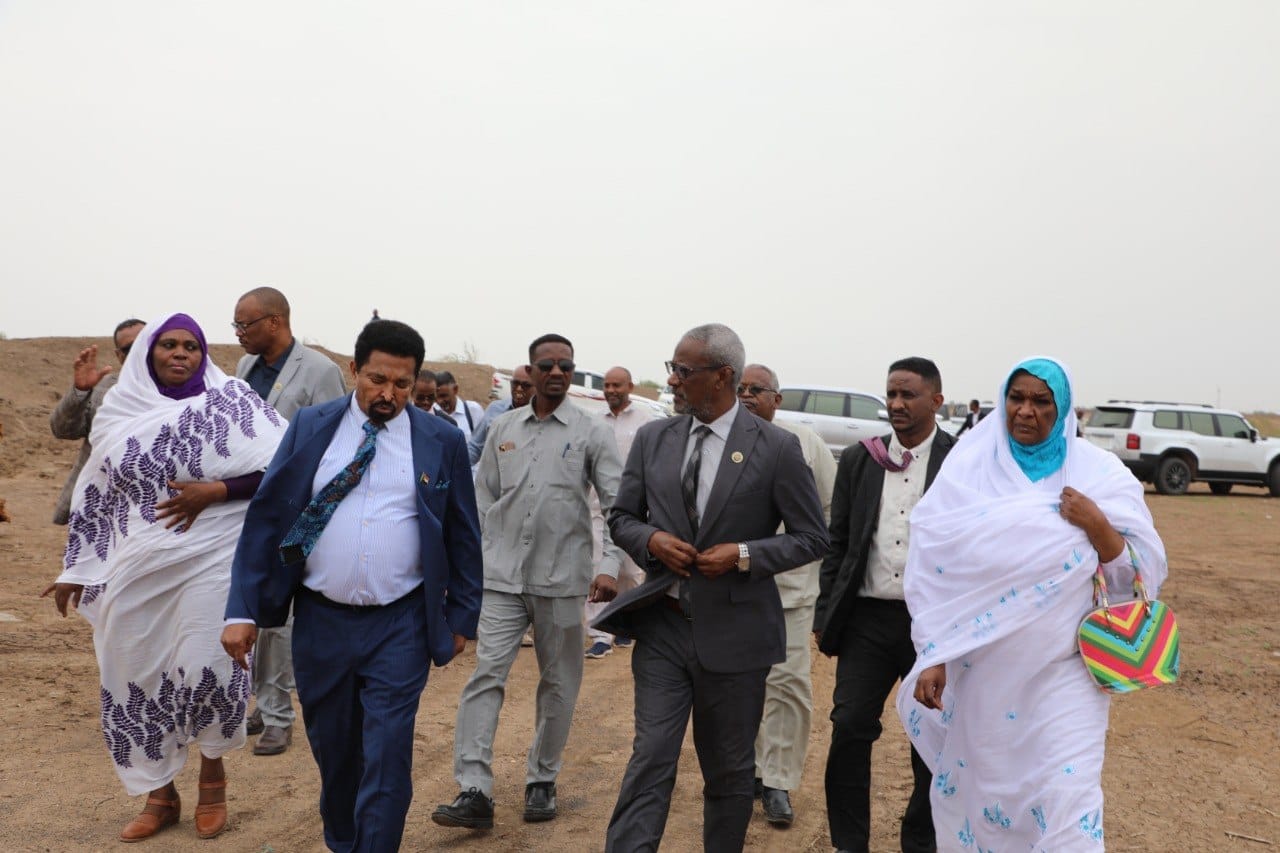 1000517807-1